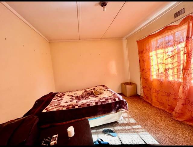 3 BEDROOM HOUSE FOR SALE IN VANDERBIJLPARK CE 2